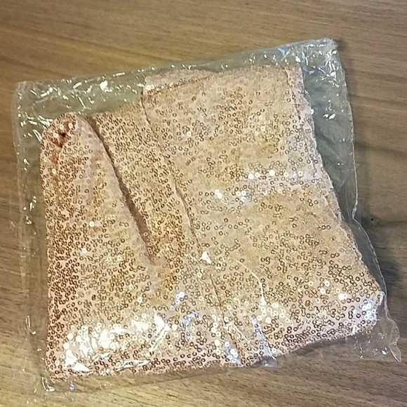 🆕 🔴SOLD OUT🔴Rose Gold Sequin Bodysuit - Picture 7 of 7